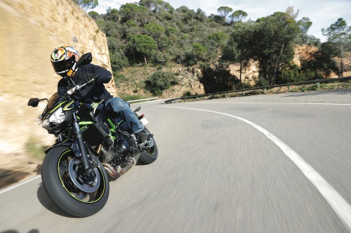 Essai - Kawasaki Z900 : mordante et sportive